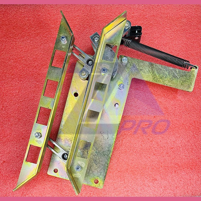 Отводка в сборе правая 0611Б.43.10.300-01 МЛЗ